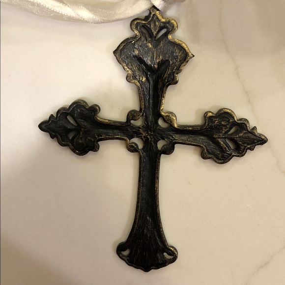 Mother-Pearl Cross with Pearls & Crystals - Picture 4 of 5